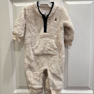 Gap Baby Cozy sherpa one piece for 3-6m Used in good condition.